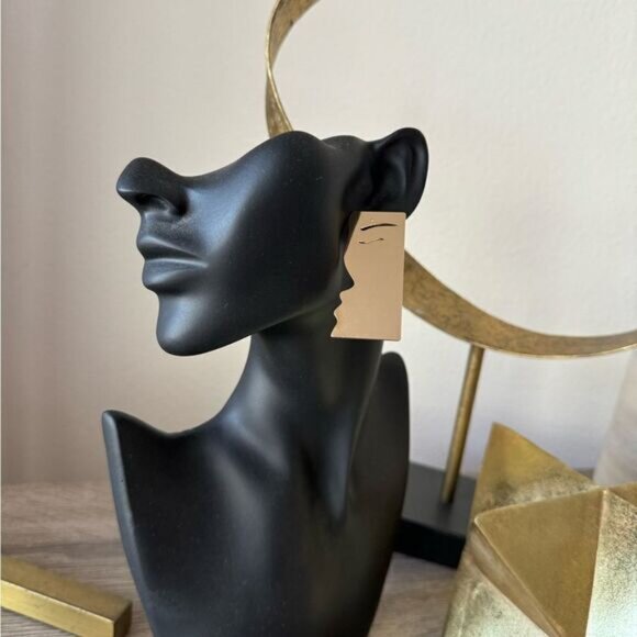 Statement face earrings A1089 - Picture 4 of 4